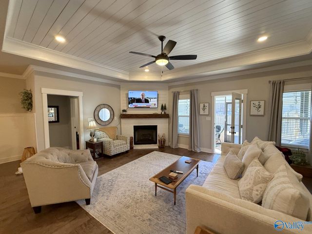 445 Legend Oak Way SW, Huntsville, AL 35824