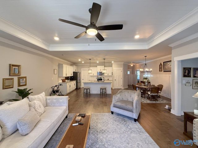 445 Legend Oak Way SW, Huntsville, AL 35824