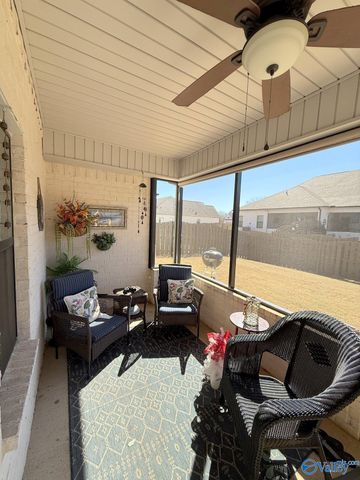 445 Legend Oak Way SW, Huntsville, AL 35824