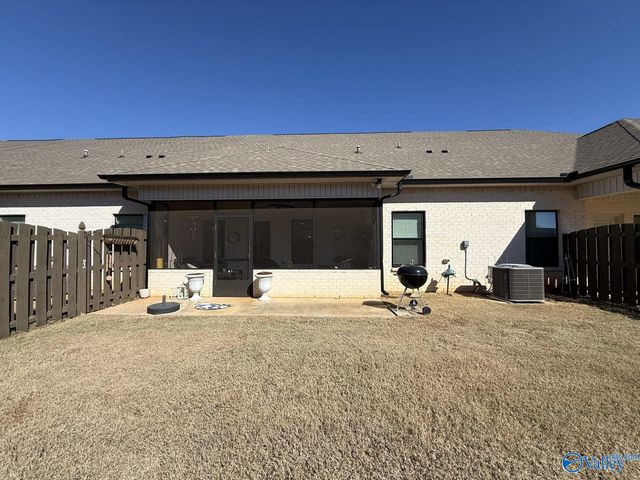 445 Legend Oak Way SW, Huntsville, AL 35824