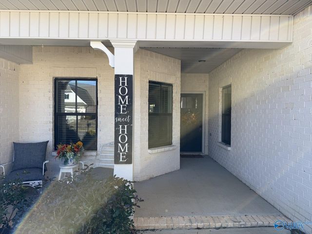 445 Legend Oak Way SW, Huntsville, AL 35824