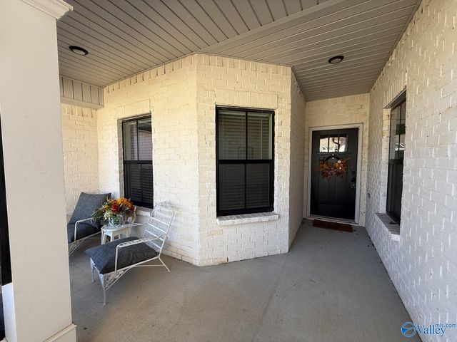 445 Legend Oak Way SW, Huntsville, AL 35824