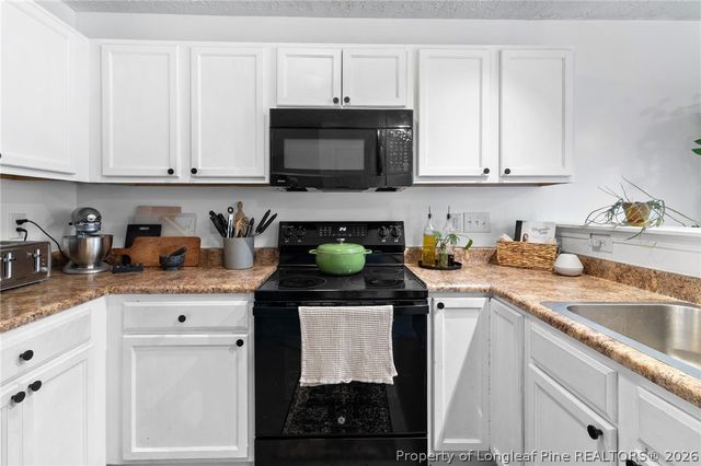 1920 Sir Michael Drive, Hope Mills, NC 28348