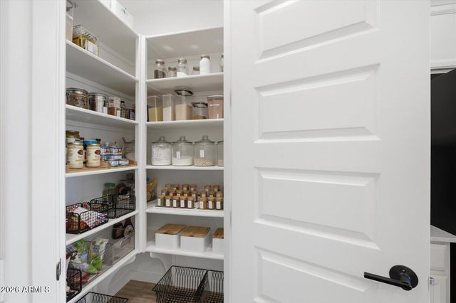 1329 E IRWIN Avenue, Phoenix, AZ 85042