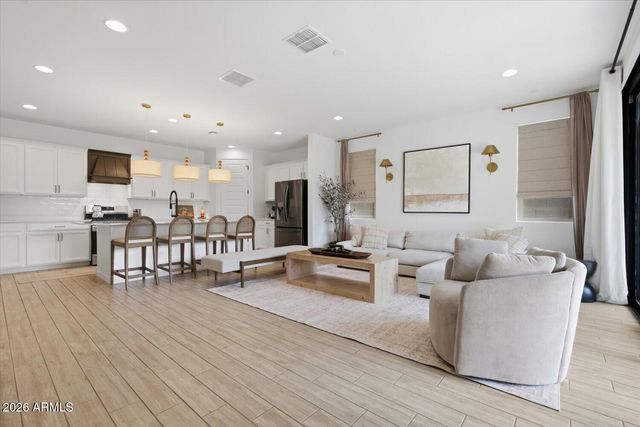 1329 E IRWIN Avenue, Phoenix, AZ 85042