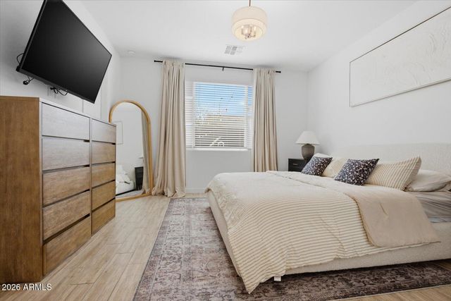 1329 E IRWIN Avenue, Phoenix, AZ 85042