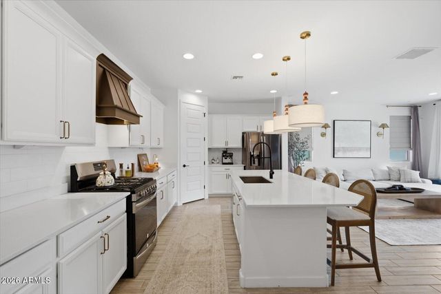 1329 E IRWIN Avenue, Phoenix, AZ 85042