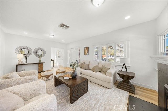 332 Chester Pl, Pomona, CA 91768