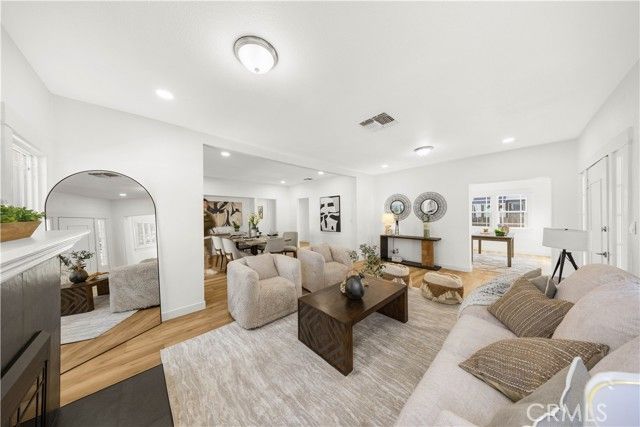 332 Chester Pl, Pomona, CA 91768