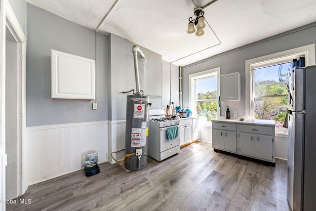 3074 6th Avenue, Troy, NY 12180