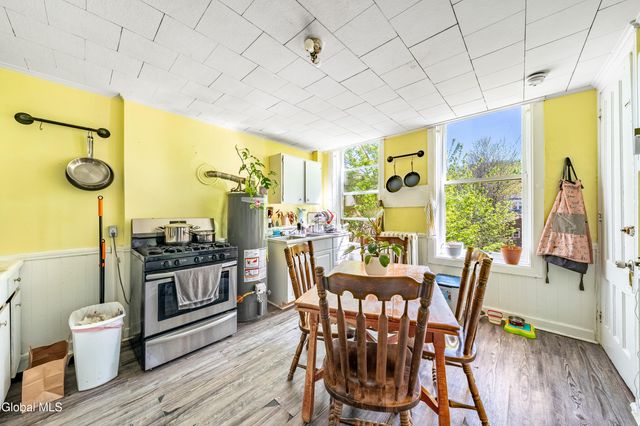 3074 6th Avenue, Troy, NY 12180
