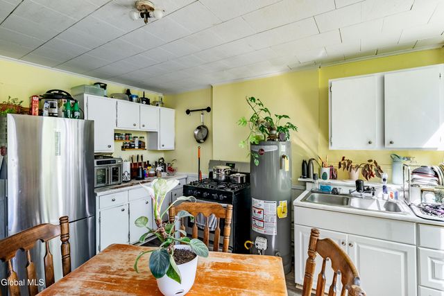 3074 6th Avenue, Troy, NY 12180