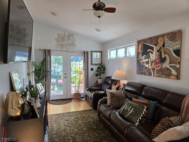 957 Myrtle Ave, Plainfield City, NJ 07063