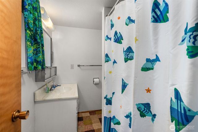 431 B Street, South Bend, WA 98586