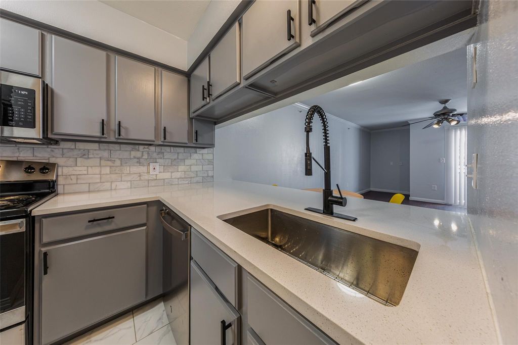501 W 26th ST 103, Austin, TX 78705