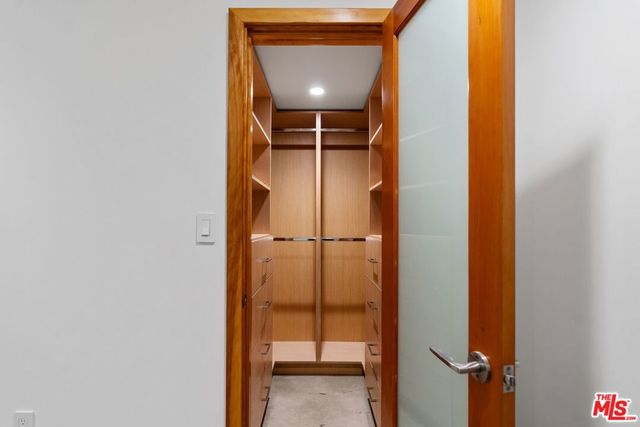 1215 N Olive Drive 210, West Hollywood, CA 90069