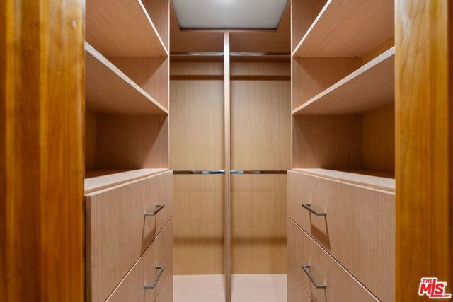 1215 N Olive Drive 210, West Hollywood, CA 90069