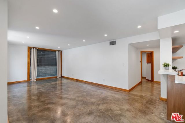 1215 N Olive Drive 210, West Hollywood, CA 90069