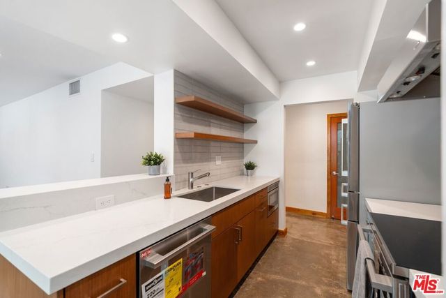 1215 N Olive Drive 210, West Hollywood, CA 90069