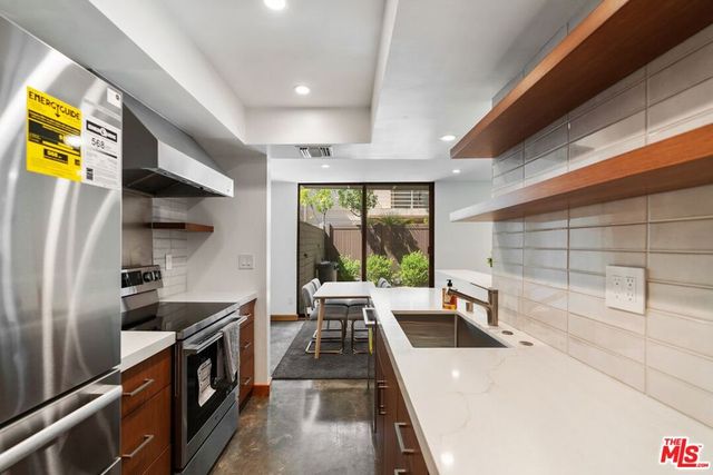 1215 N Olive Drive 210, West Hollywood, CA 90069