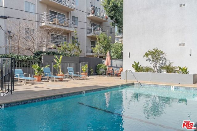 1215 N Olive Drive 210, West Hollywood, CA 90069