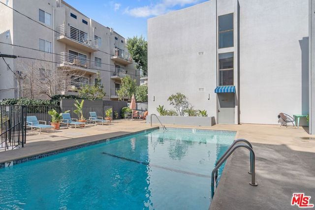 1215 N Olive Drive 210, West Hollywood, CA 90069