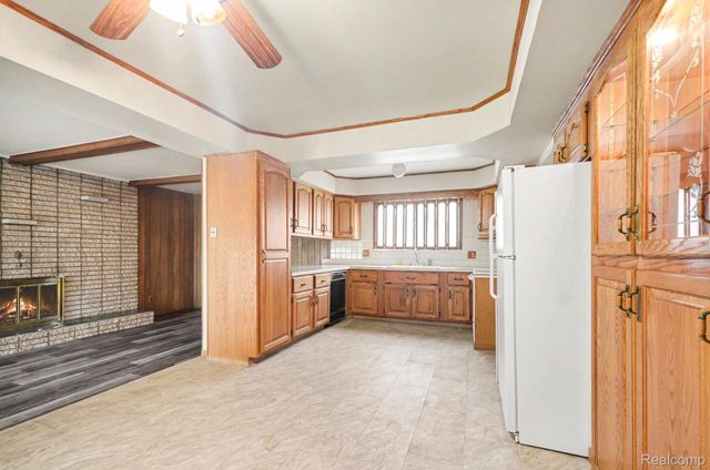 13563 Moceri Circle, Warren, MI 48088