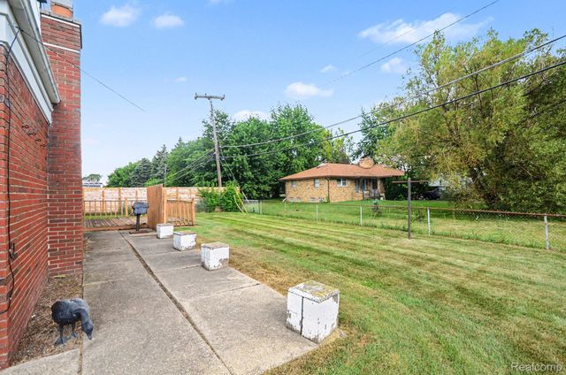 13563 Moceri Circle, Warren, MI 48088