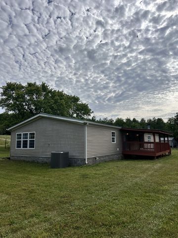 7287 Pinewood Rd, Nunnelly, TN 37137