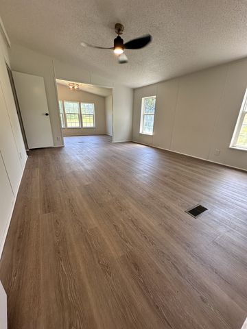 7287 Pinewood Rd, Nunnelly, TN 37137