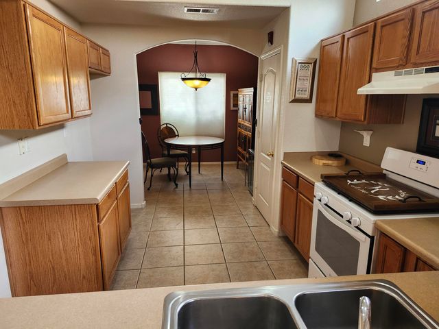7415 Desert Eagle Road NE, Albuquerque, NM 87113