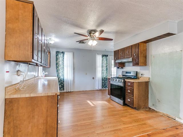 916 N Pine Street, Midwest City, OK 73130