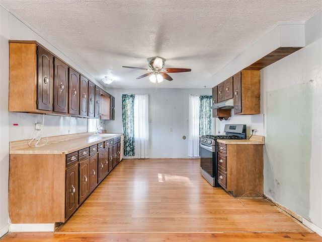 916 N Pine Street, Midwest City, OK 73130