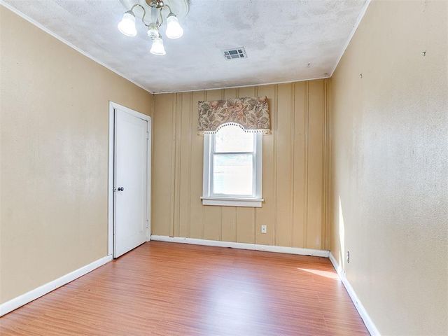 916 N Pine Street, Midwest City, OK 73130