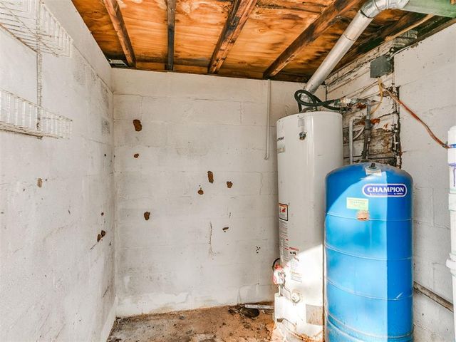 916 N Pine Street, Midwest City, OK 73130