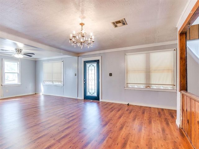 916 N Pine Street, Midwest City, OK 73130