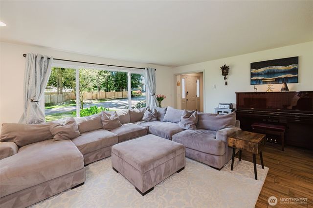 4482 NW Cascade Street, Silverdale, WA 98383