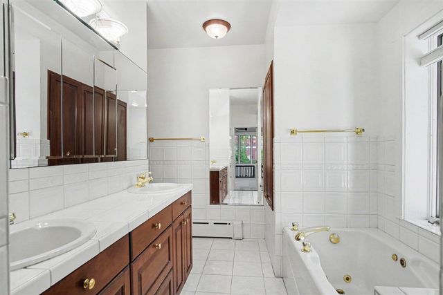 2318 Lake Drive, East Grand Rapids, MI 49506