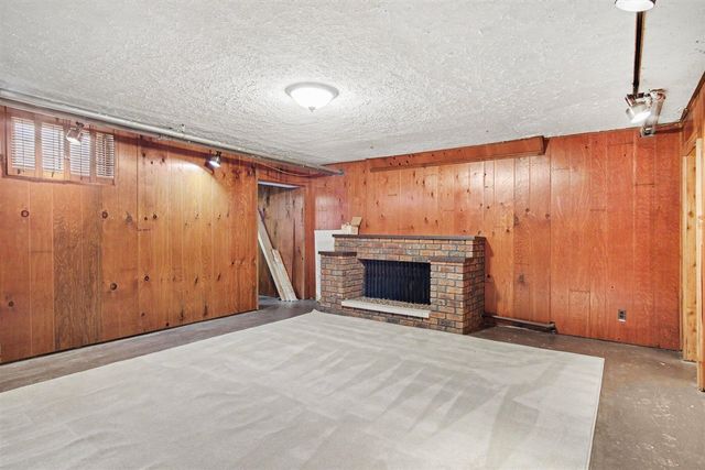 2318 Lake Drive, East Grand Rapids, MI 49506