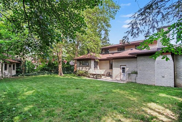 2318 Lake Drive, East Grand Rapids, MI 49506