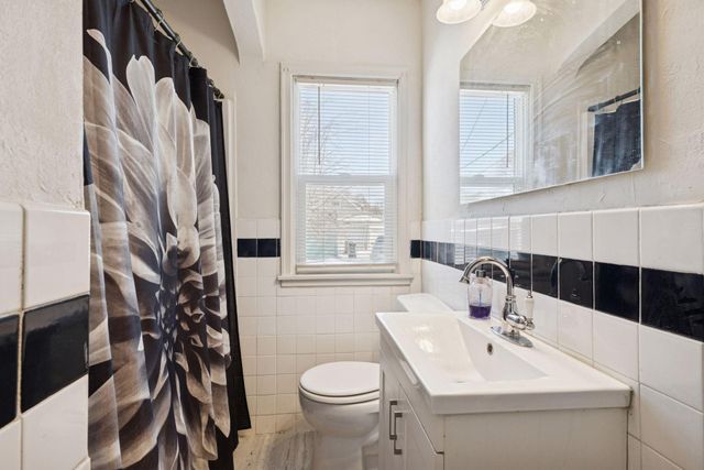 2646 Morgan Avenue N, Minneapolis, MN 55411