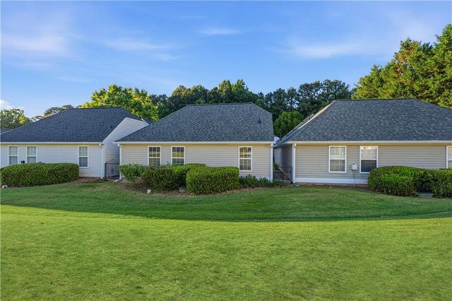 5062 Kathryn Glen Drive, Acworth, GA 30101