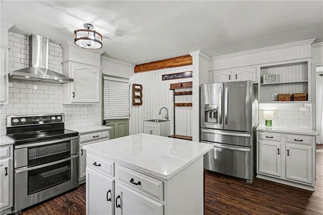 1423 Spring Hill Circle, Kernersville, NC 2724