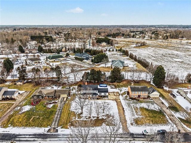 1423 Spring Hill Circle, Kernersville, NC 2724