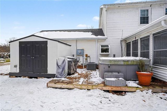 1423 Spring Hill Circle, Kernersville, NC 2724