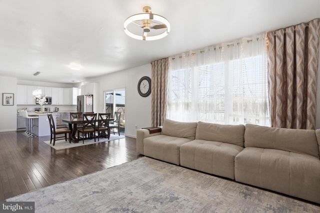 9542-9542 MORNING WALK DR, Hagerstown, MD 21740