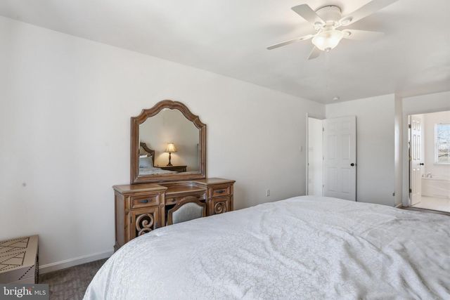 9542-9542 MORNING WALK DR, Hagerstown, MD 21740