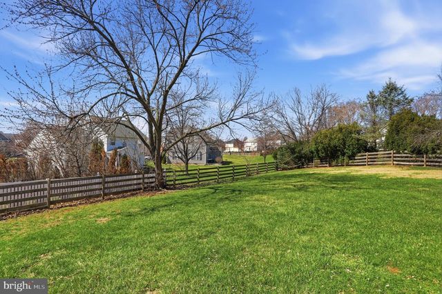 9542-9542 MORNING WALK DR, Hagerstown, MD 21740