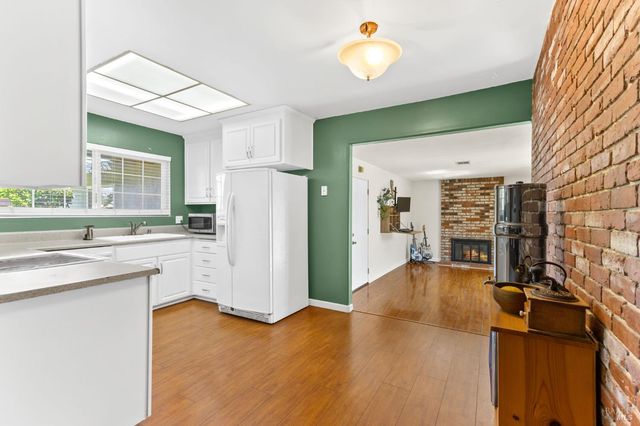 182 Fairview Dr, Vacaville, CA 95687