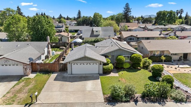 182 Fairview Dr, Vacaville, CA 95687